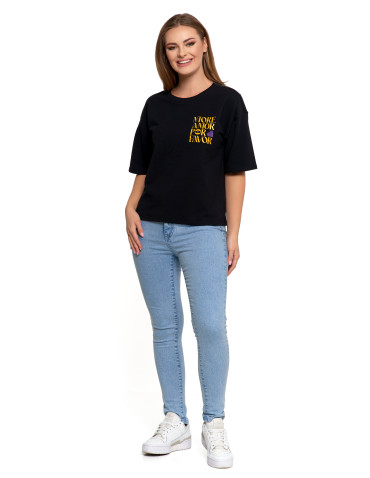 Koszulki i topy - T-shirt damski o luźnym kroju z napisami CZARNY - produkt 4