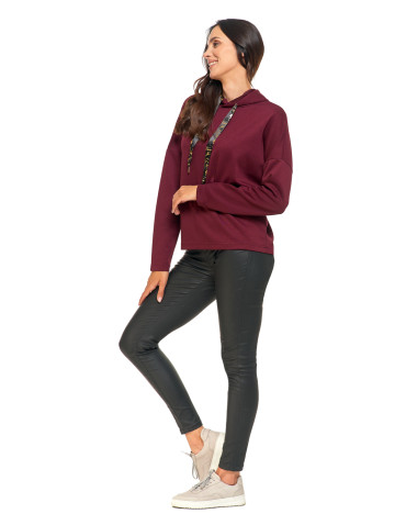 Bluzy - Luźna damska bluza z kapturem ze złotym zdobieniem FIOLETOWY - produkt 5